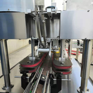 automatic linear screw capping machine